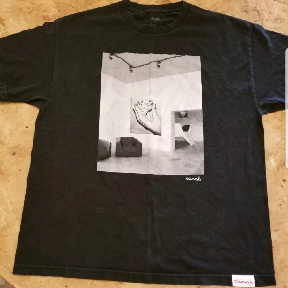 Diamond supply co art gallery t shirt XL